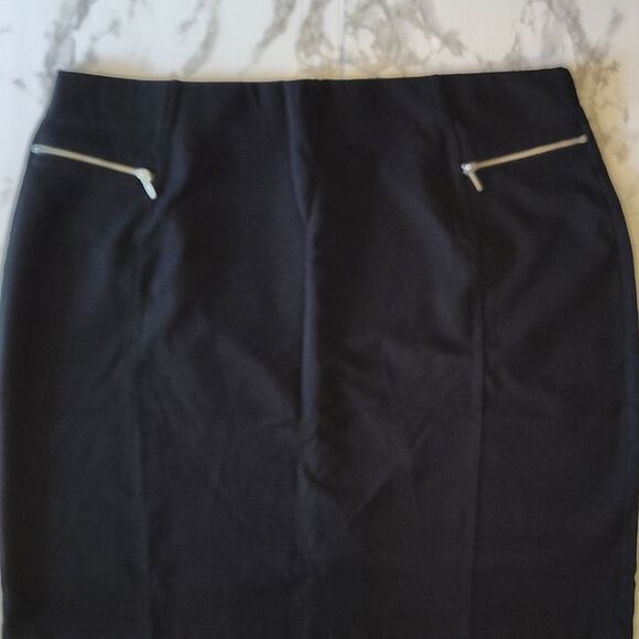 Roz & Ali Black Stretch Pull On Mini Skirt Plussize 2X - Picture 2 of 13